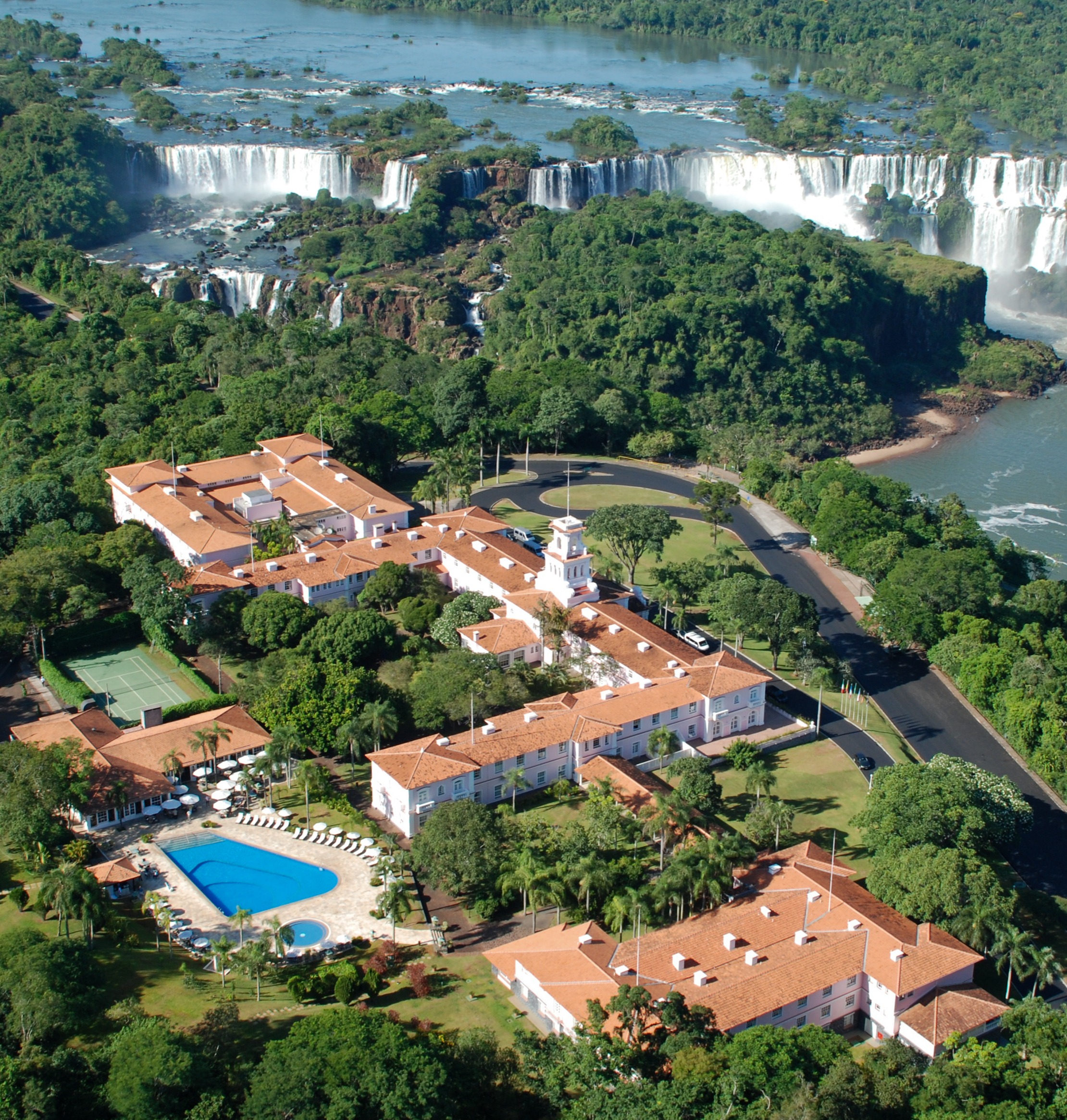 Cataratas do Iguaçu e um hotel na natureza